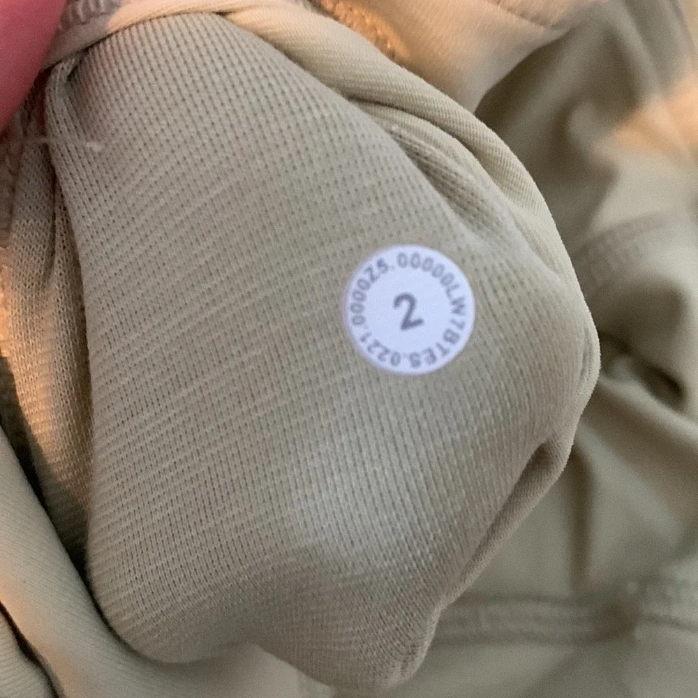 Lululemon Ribbed‎ Contoured High-Rise Short 8